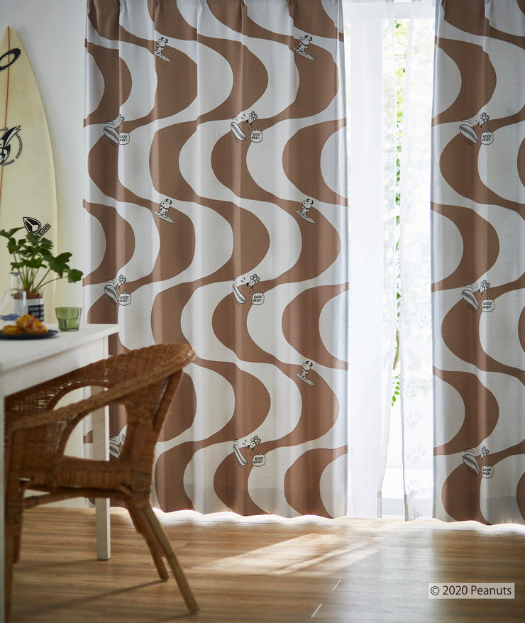 【PEANUTS】カーテン 日本製 スヌーピー SNOOPY Surfing Snoopy サーフィンスヌーピー ウォッシャブル ブラック アイボリー ベージュ 1枚入(代引不可)