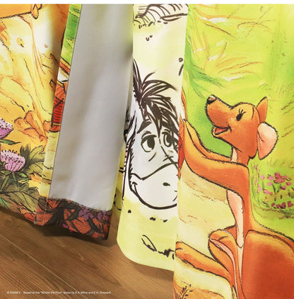 【Disney】ディズニー 遮光カーテン 幅100x178cm丈 2枚組 くまのプーさん 絵羽柄 つながる一枚絵アートカーテン 洗える 可愛い グッズ イエロー Disney MORIPiLO (代引不可)