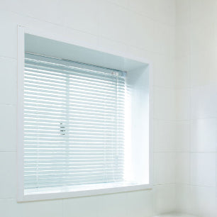 【立川機工】ブラインド アルミ製 1cm単位のオーダー対応 突っ張り耐水 日本製  羽根幅 25mm 水 つっぱり 浴室 オーダーブラインド 遮熱コート 立川ブラインド アルミブラインド 賃貸(代引不可)